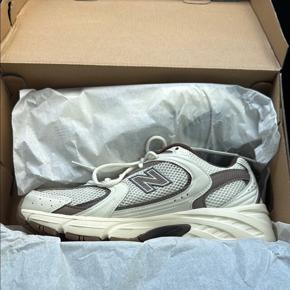 New Balance White and Brown Sneakers - Picture 1 of 3